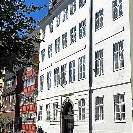 Christianshavn Canalside Luxury Appartement