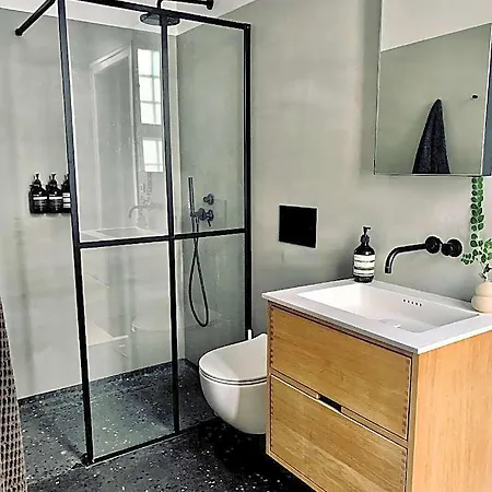Christianshavn Canalside Luxury Appartement
