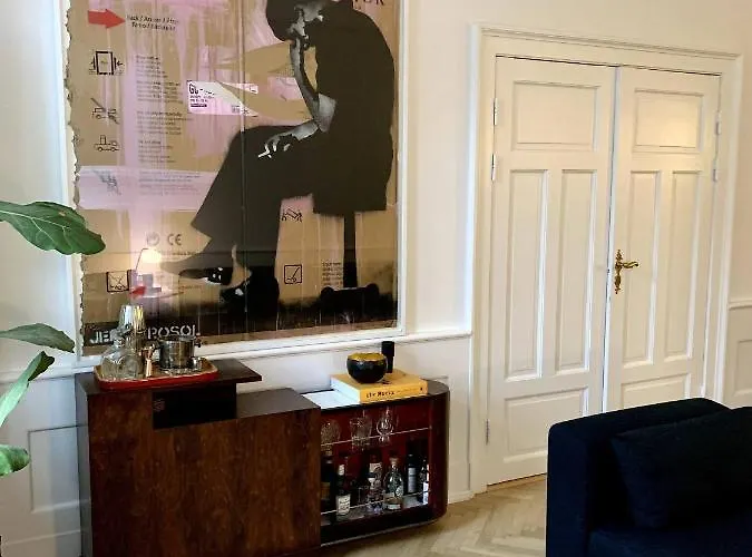 Christianshavn Canalside Luxury Appartement